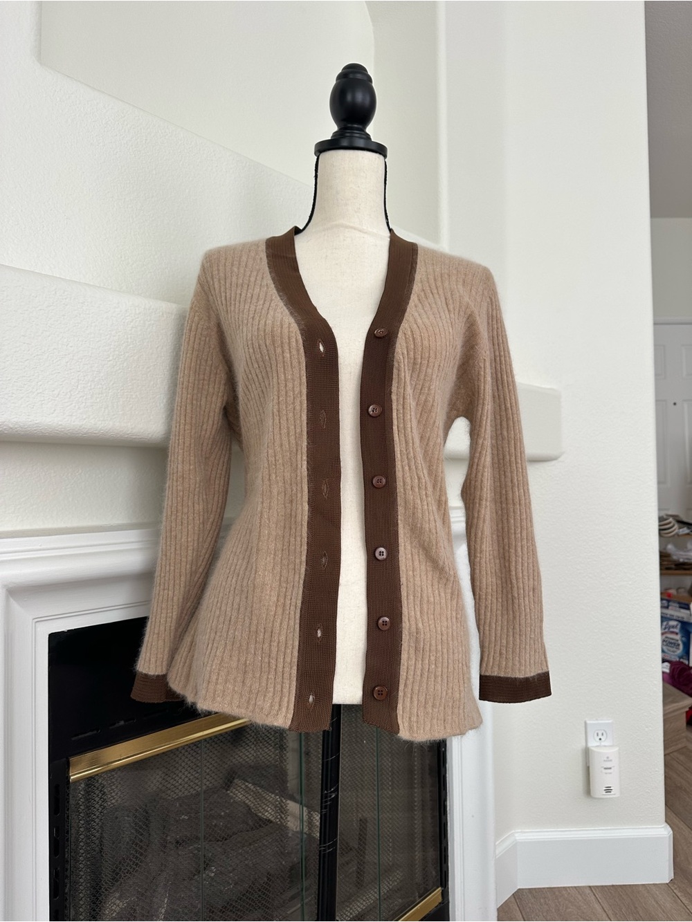Braemar Ribbed Two-Tone Beige/Brown Button Front 90% Wool Cardigan Sweater